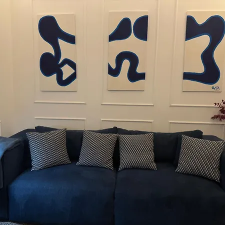 Parisien Chic & Cosy Mbka